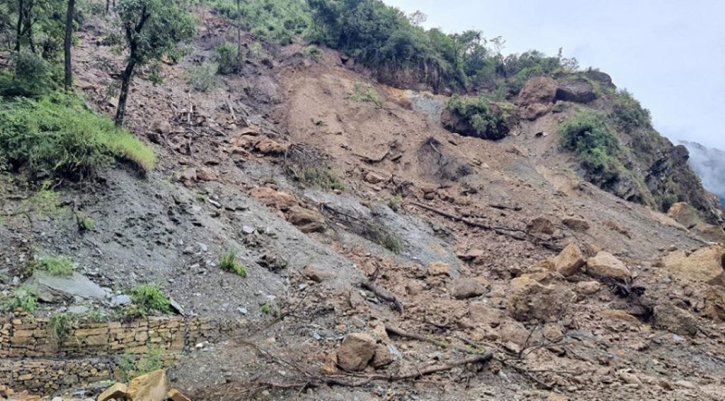 बाढीपहिरामा परी २१८ जनाको मृत्यु, २७ बेपत्ता