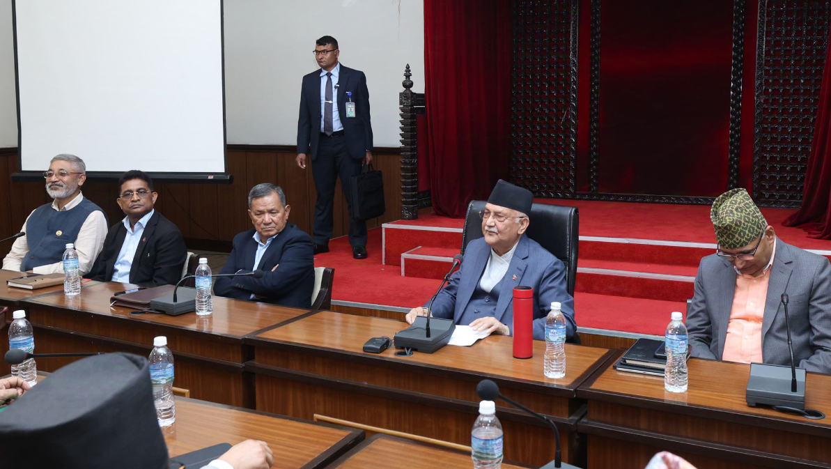 एमाले संसदीय दलको बैठक सिंहदरबारमा जारी