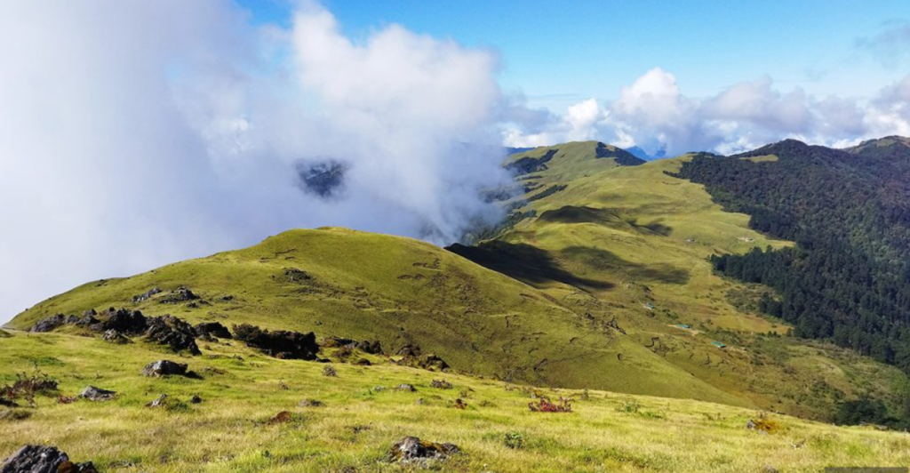 पर्यटकको रोजाइमा खोटाङकाे ‘मुन्दुम ट्रेल’