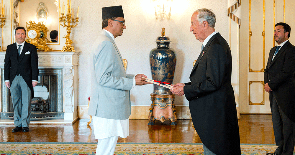 राजदूत पौडेलद्वारा ओहदाको प्रमाणपत्र पेस