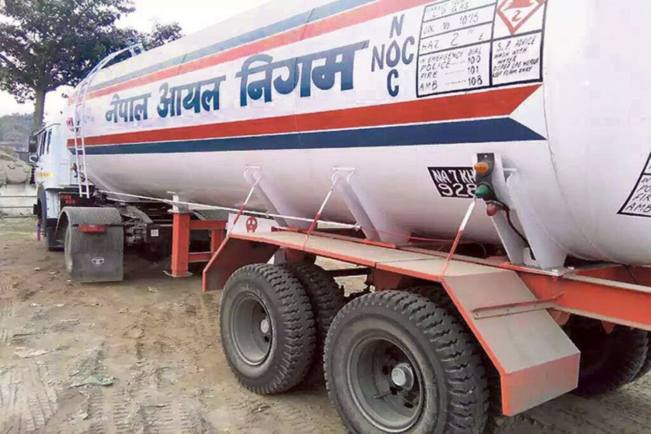 आयल निगमकाे स्पष्टाेक्ति : १५ दिनमा सात अर्ब ८१ करोड ६१ लाख रुपैयाँ घाटा