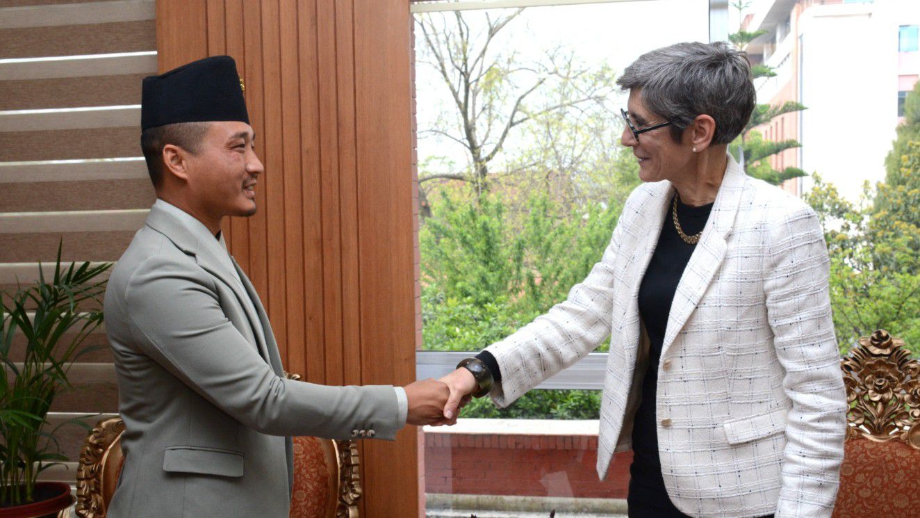 स्वीस बैंकमा नेपालीको रकम भए-नभएकोबारे अनुसन्धानमा सहयोग गर्न गृहमन्त्रीको आग्रह